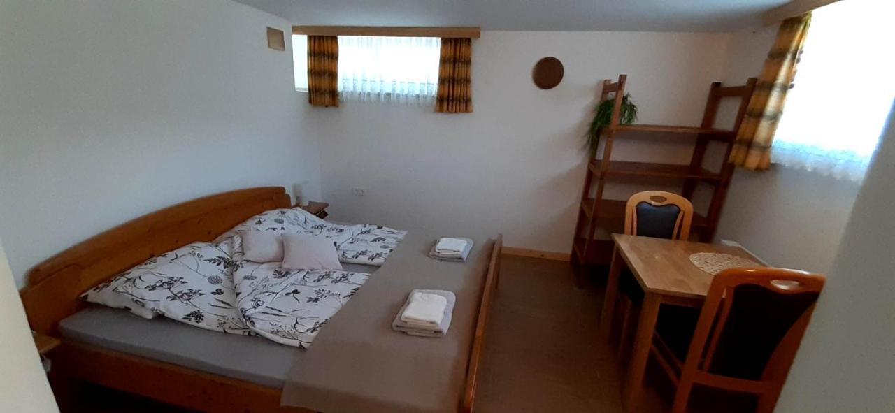 Apartmaji Mojca Konuk evi Križe Dış mekan fotoğraf